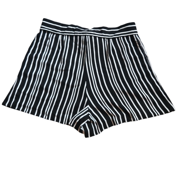 🧡3/$30 Meg & Margot short size 14 - Picture 7 of 7